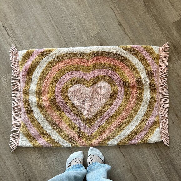 Sage and Clare Bohdi Tufted Bath Mat, Hearts, Pink - Picture 2 of 4